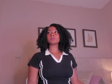 zoe_sky_