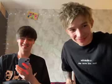 stralght_twinks