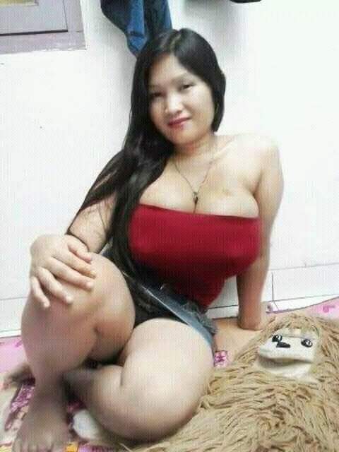 Sitting Pantyshot And Big Tits Out — 40