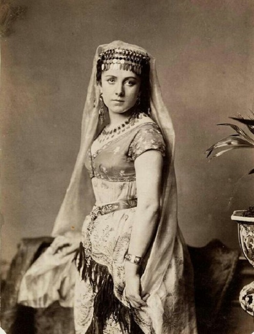 Vintage Gypsy Dancers — 38