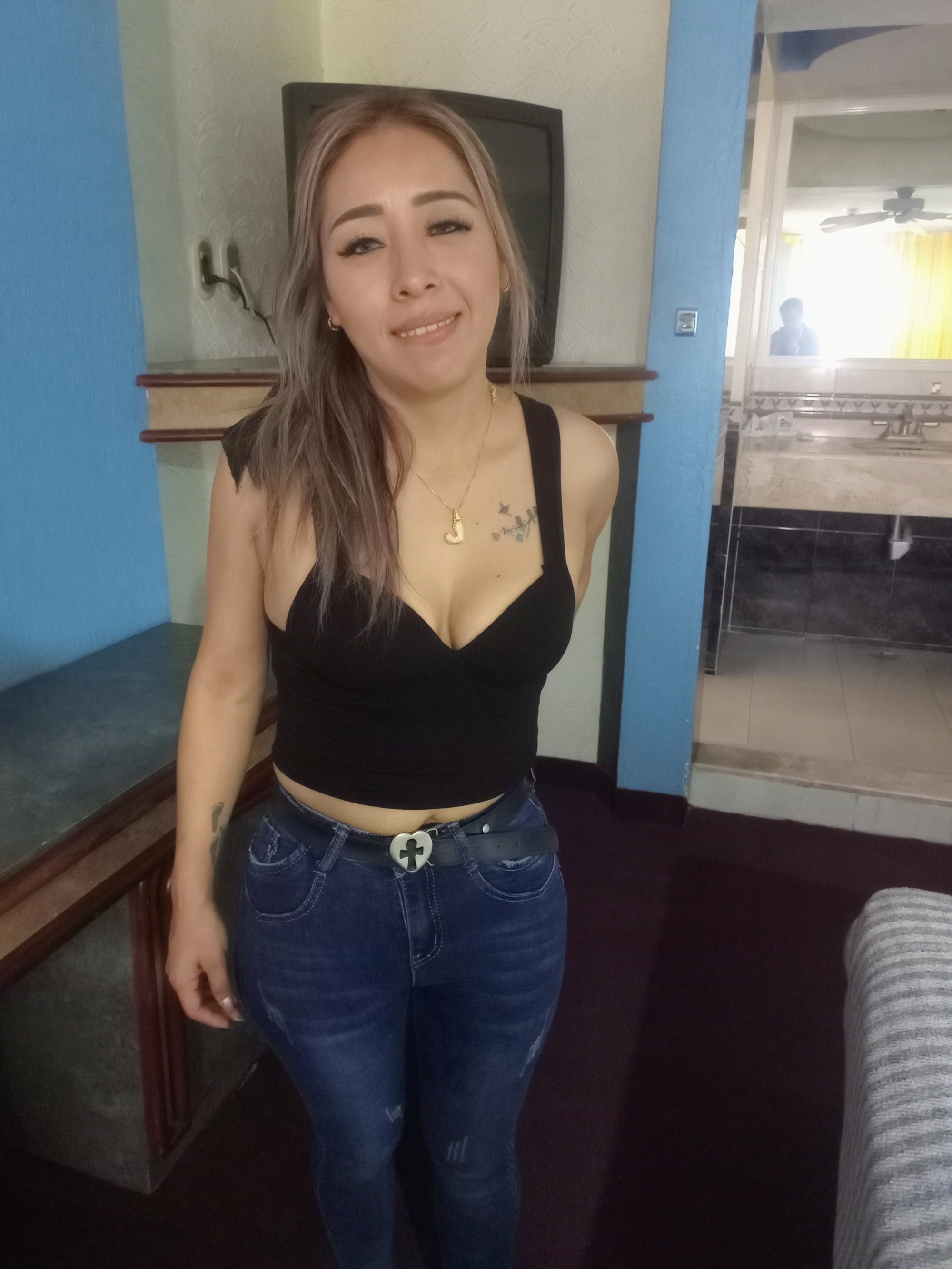 Mi amiga me vaila y casi la cacha su hijo — 5