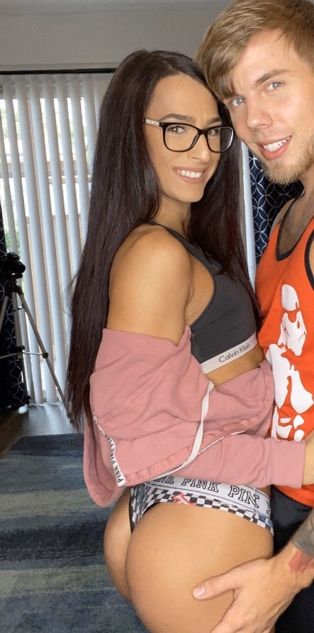 5'4 Transgender Pornstar Khloe Kay With Friend — 5