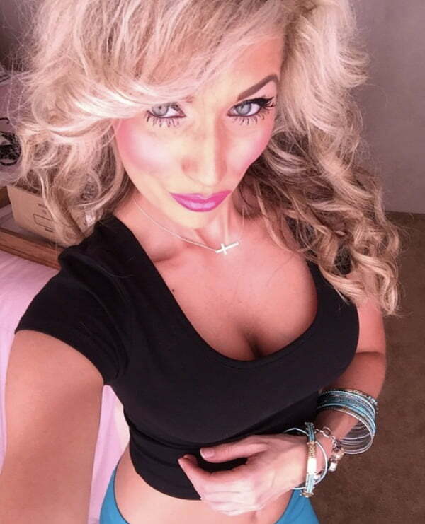 Big tits MILFS Selling Their Bombshell Bras — 19